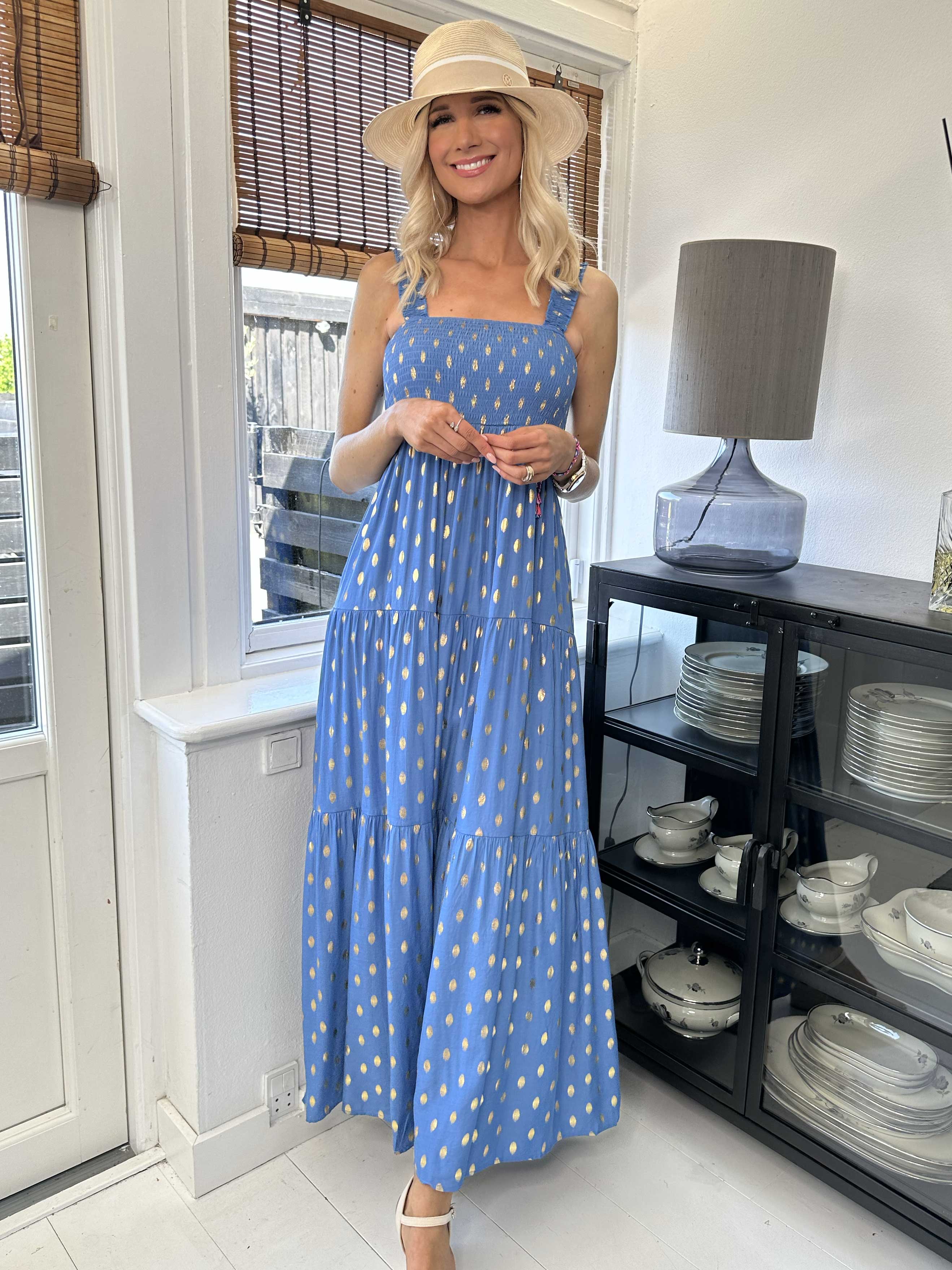 Emma - Lang kjole med smock henover brystet og guld detaljer